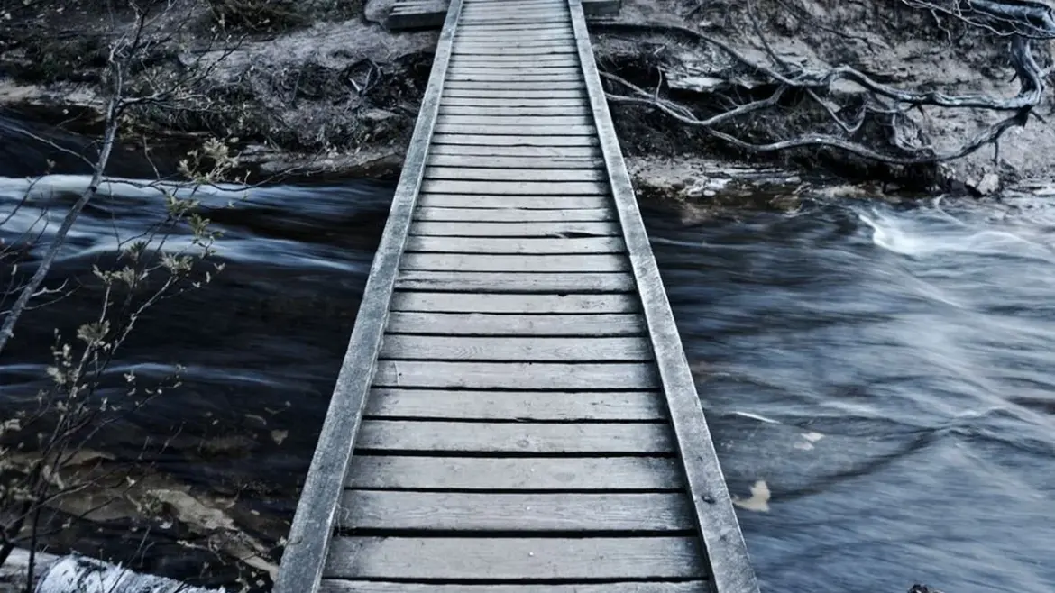 Bridge over troubled water